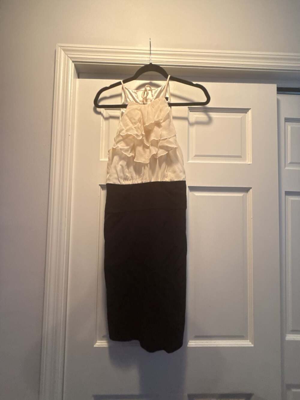 BCBGMAXAZRIA Women's Cream and Black Ruffle Halter Cocktail Dress